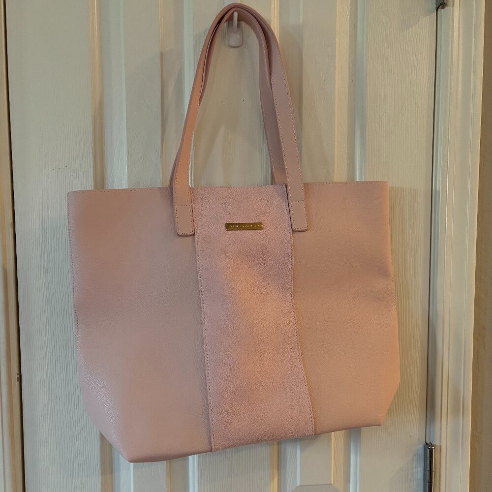 NWOT VINCE CAMUTO Faux Leather Shoulder Shopper Tote Beach Bag Like New!